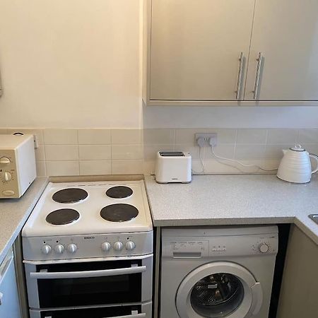 One Bedroom Ground Floor Flat Central 奇切斯特 外观 照片
